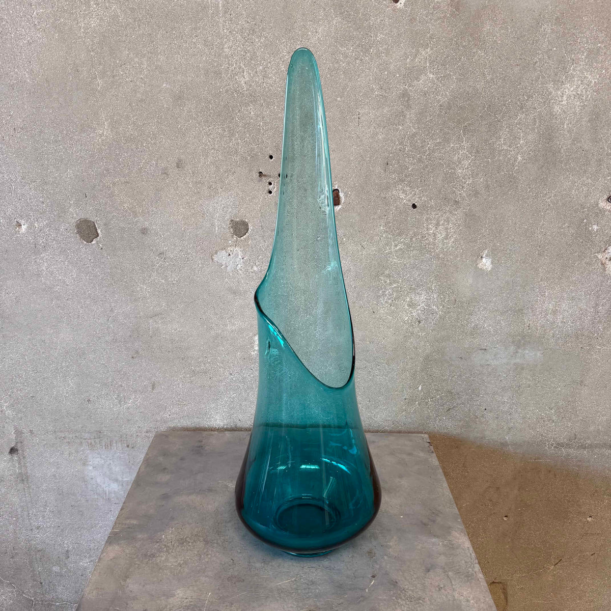 30" Peacock L.E. Smith Swung Glass Floor Vase
