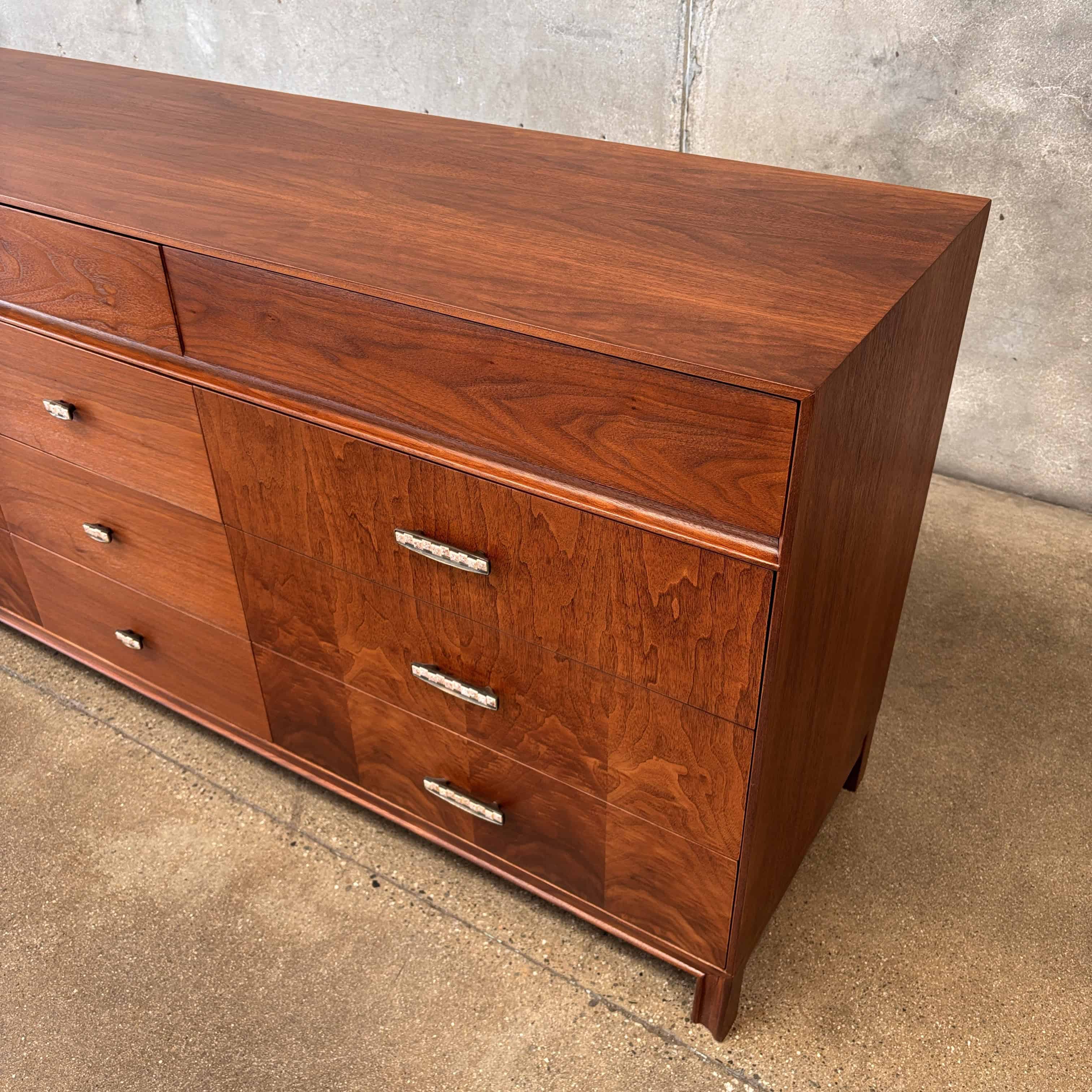 Mid Century Modern John Keal for Brown Saltman Walnut Dresser 1960's Mid Century Modern John Keal for Brown Saltman Walnut Dresser 1960's