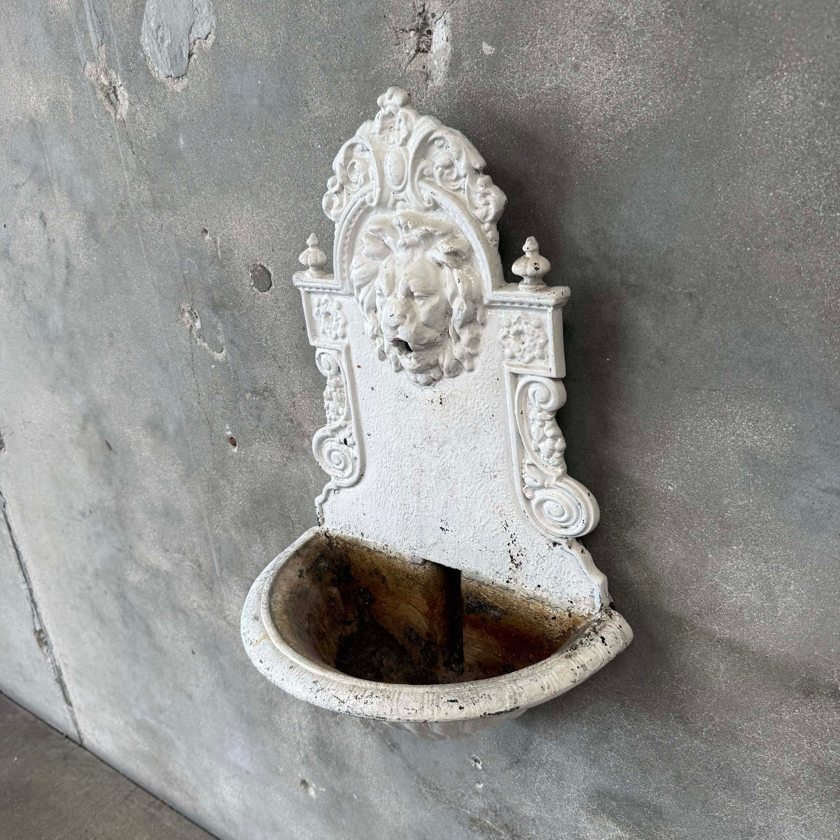 Vintage Cast Iron Wall Fountain With Lions Head