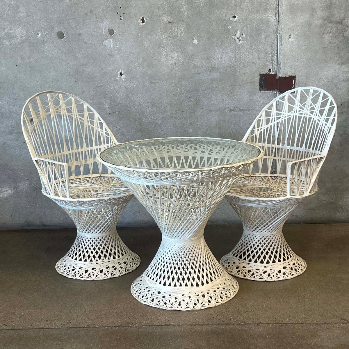 Russell Woodard Woven Spun Fiberglass Mid Century Patio Set