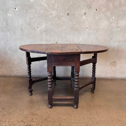 Antique Oval Drop Leaf Table w/Drawer