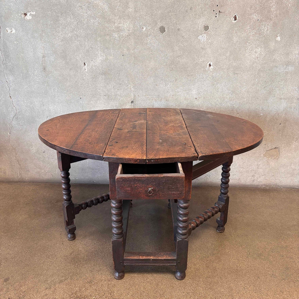Antique Oval Drop Leaf Table w/Drawer