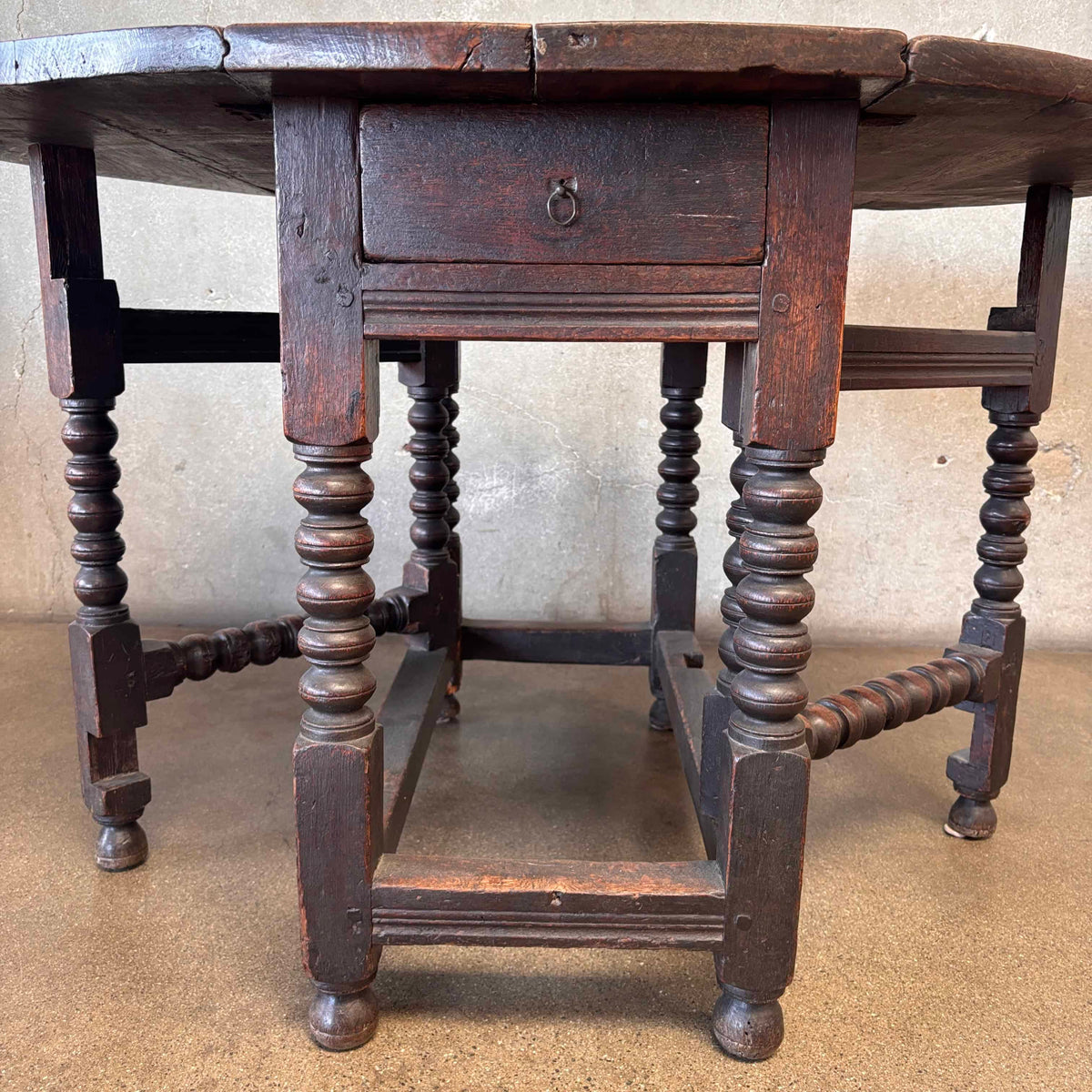 Antique Oval Drop Leaf Table w/Drawer
