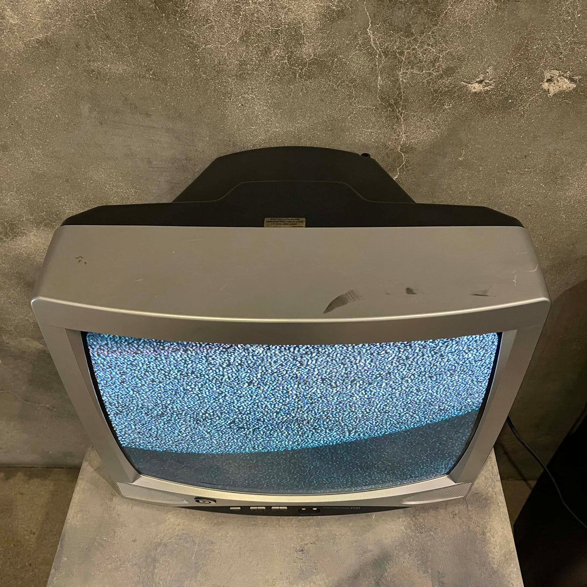 Retro Gaming Color T.V. (19")