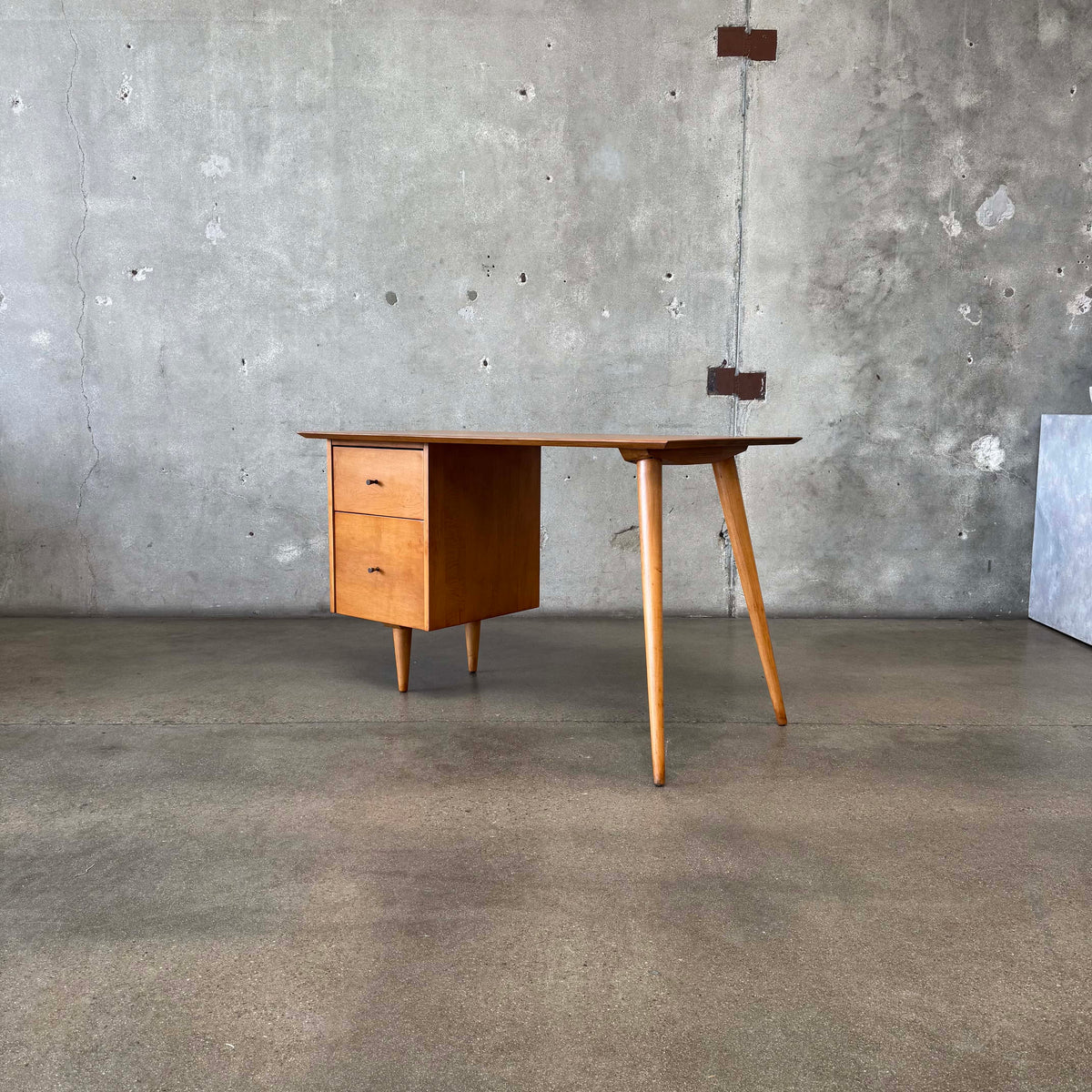Mid Century Modern Desk by Paul McCobb for Planner Group
