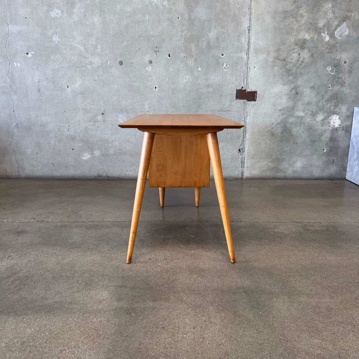 Mid Century Modern Desk by Paul McCobb for Planner Group