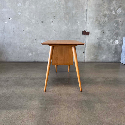 Mid Century Modern Desk by Paul McCobb for Planner Group