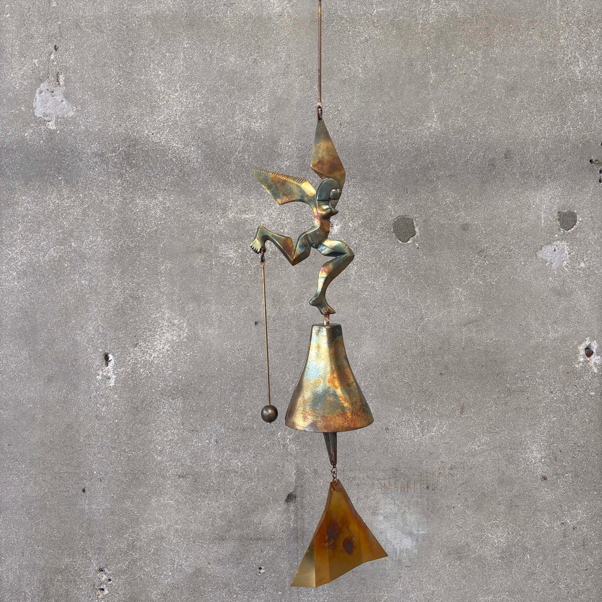 Soleri Bell "Minds of History" w/ Bracket