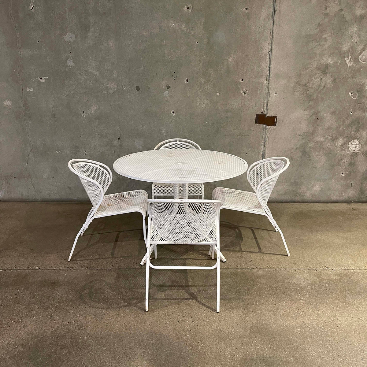 Mid Century Modern White Metal Patio Set