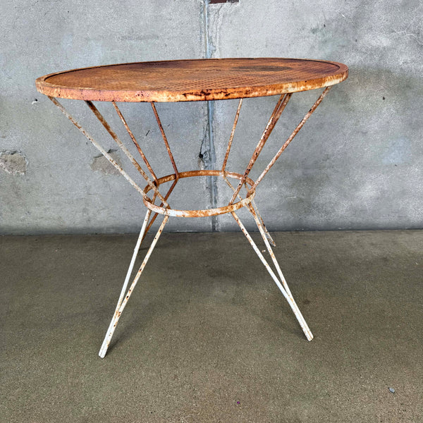 Small Iron Wire Mesh Patio Table #2