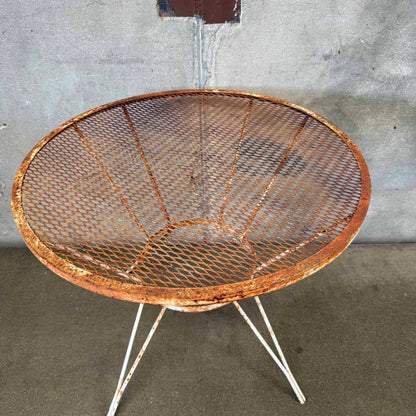 Small Iron Wire Mesh Patio Table #2