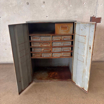 Industrial Storage Cabinet w/17 Drawers