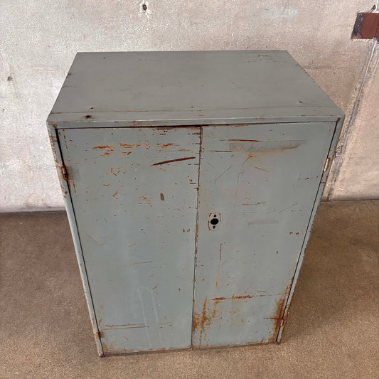 Industrial Storage Cabinet w/17 Drawers
