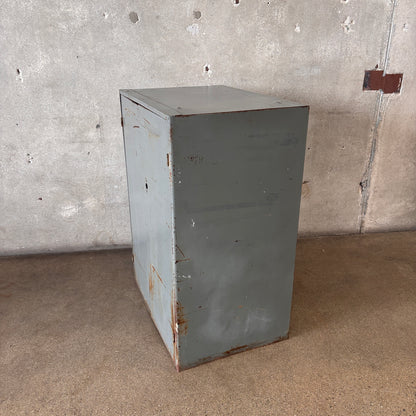 Industrial Storage Cabinet w/17 Drawers