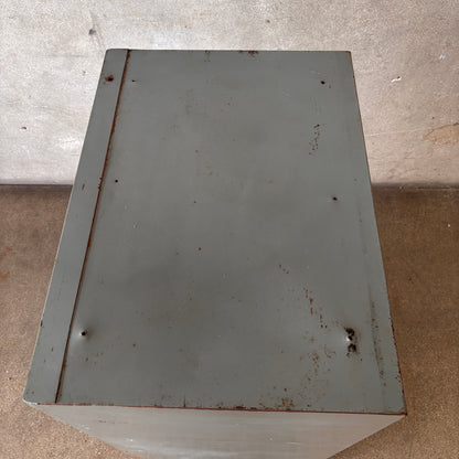 Industrial Storage Cabinet w/17 Drawers