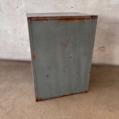 Industrial Storage Cabinet w/17 Drawers