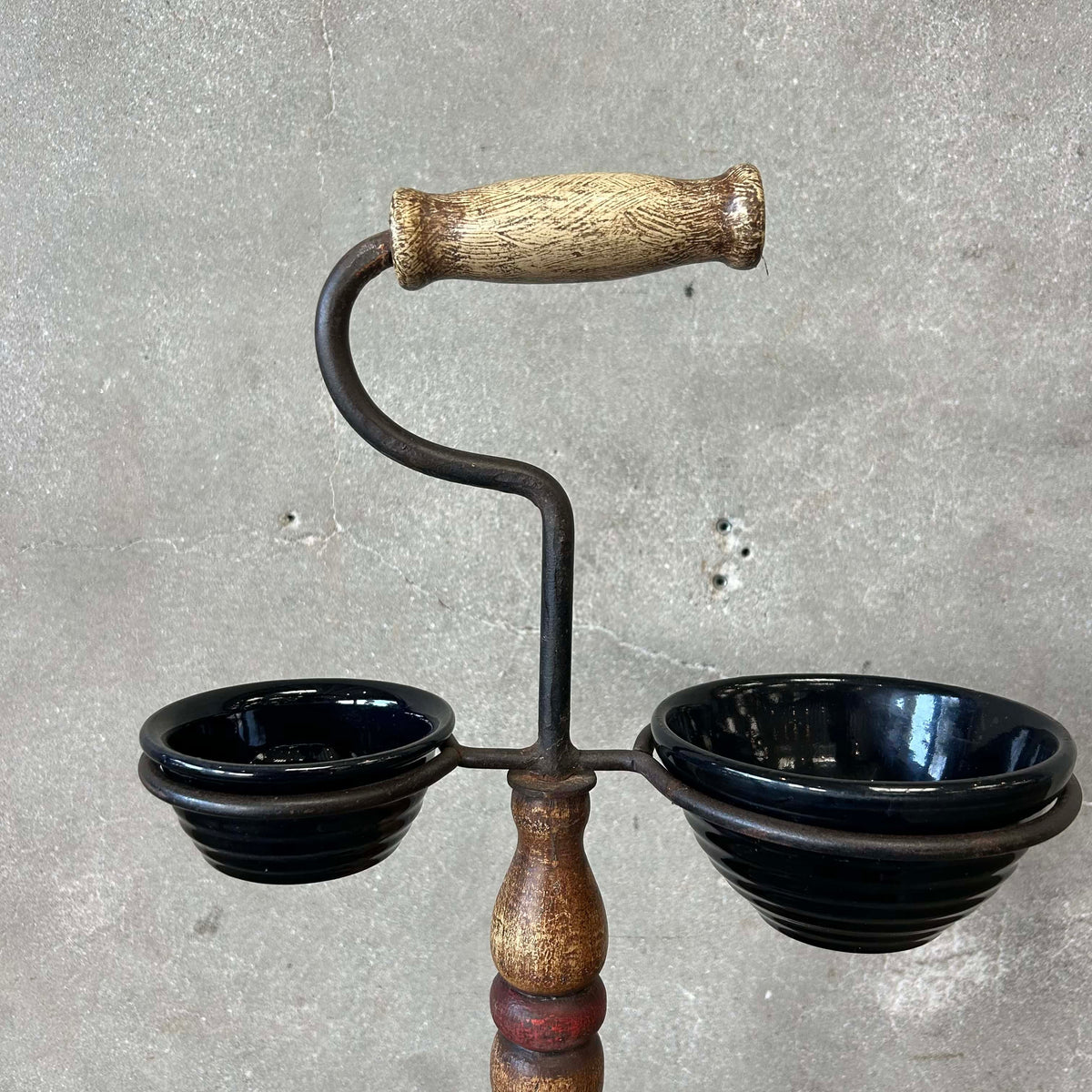 Monterey Furniture Vintage 1930's Smoking Stand w/Black Bauer Bowls