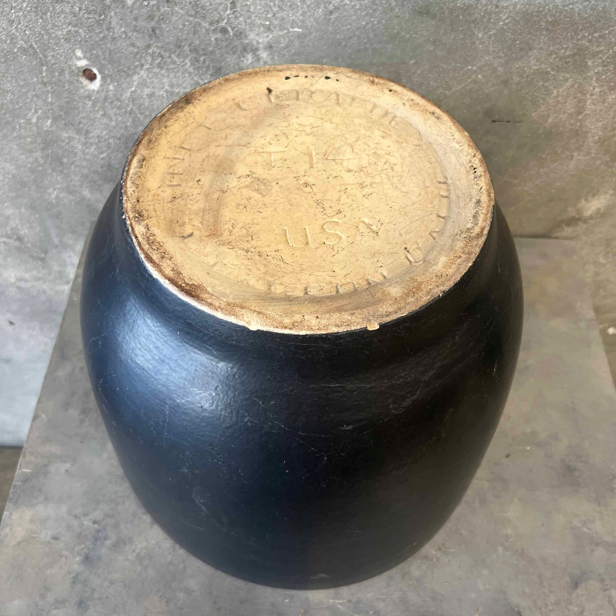 Vintage Gainey T-14 Matte Black Pot