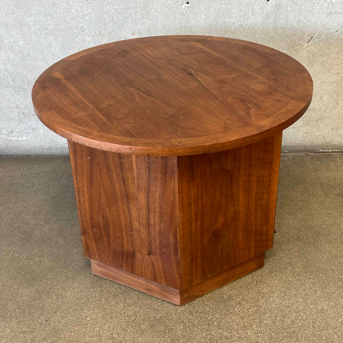 Vintage Lane Mid Century Modern End Table,  Hexagon Base With Round Top