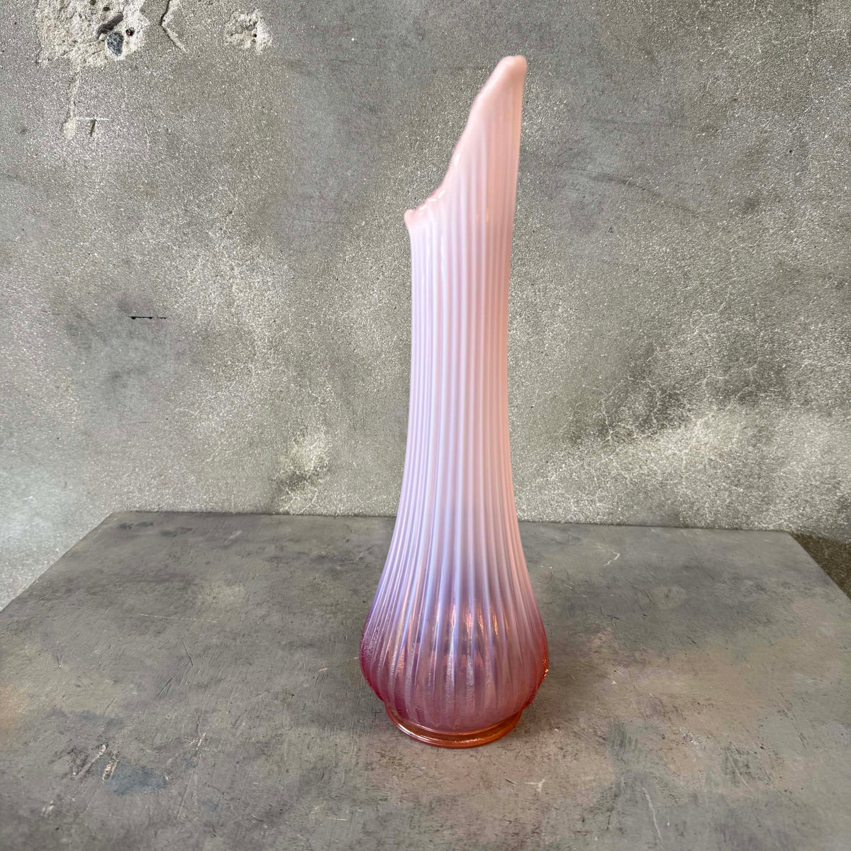 Vintage L.E. Smith Rare Pink Opalescent Vase