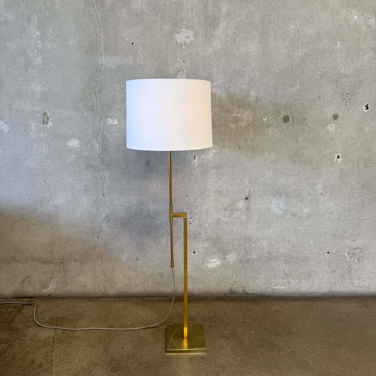 1960's Laurel Lamp Company Telescoping Adjustable Brass Floor Lamp