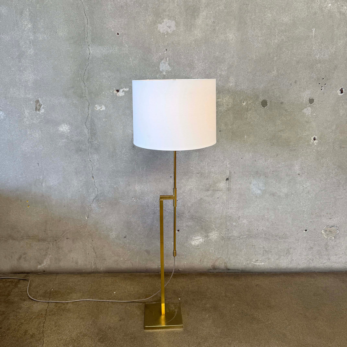 1960's Laurel Lamp Company Telescoping Adjustable Brass Floor Lamp