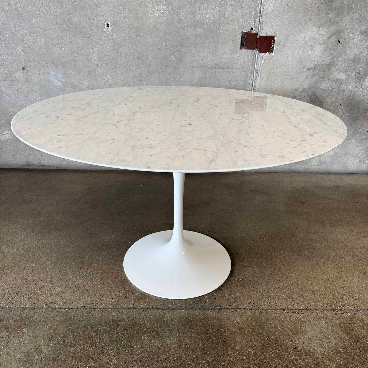 Saarinen Dining Table In Carrara Marble By Knoll - 2010's