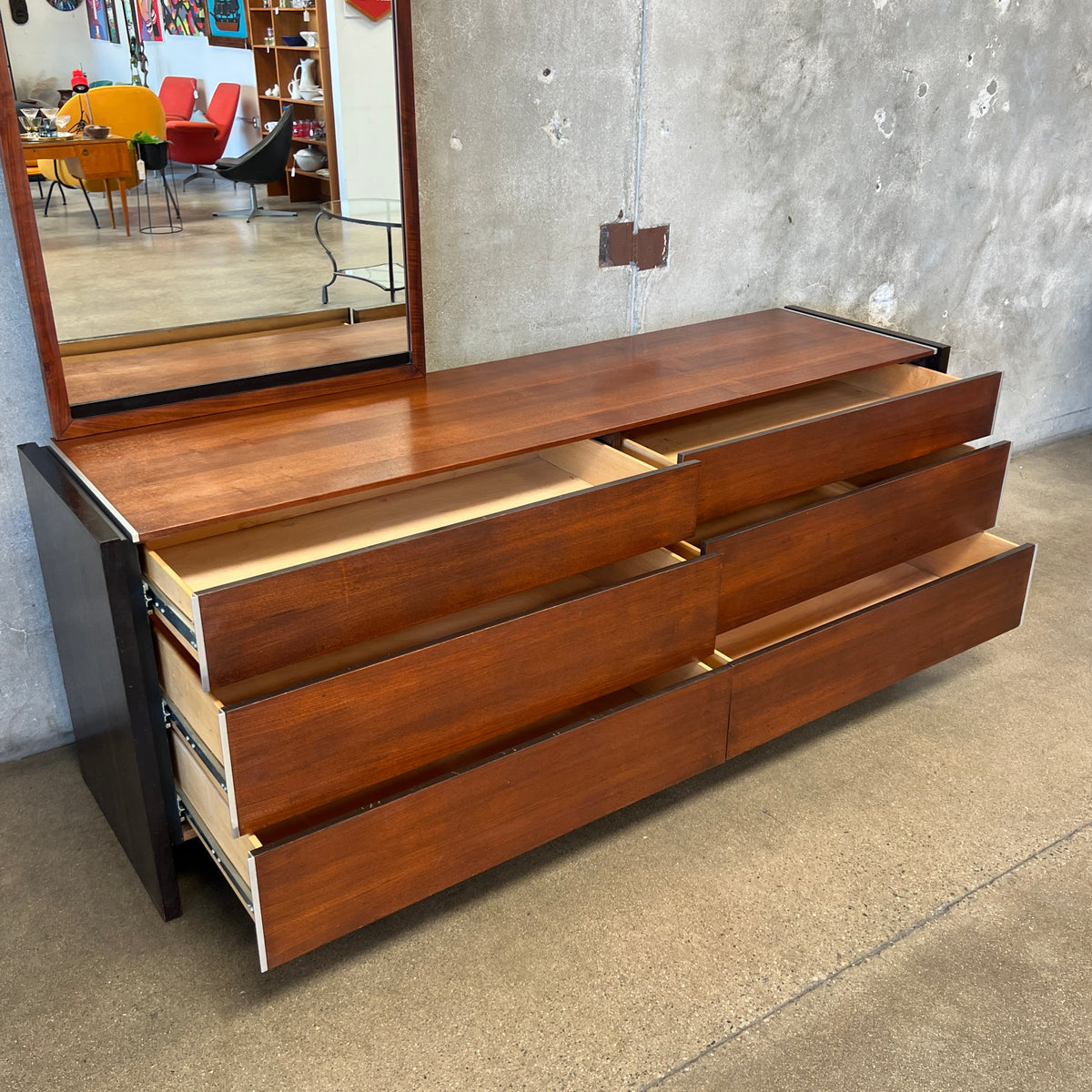 Glenn of California 6 Drawer Dresser w/Mirror