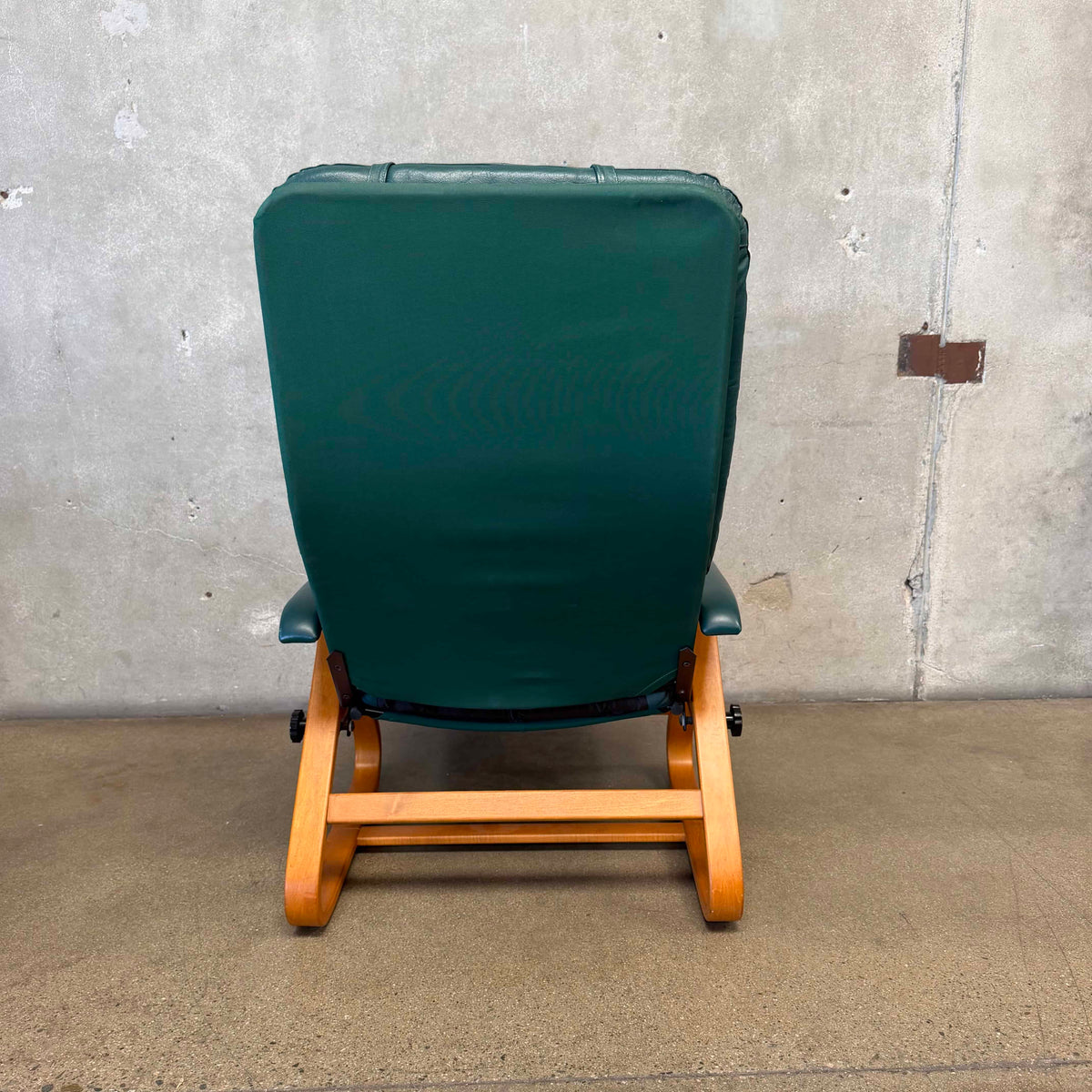 Vintage Green Leather Nepsco Backsaver Zero Gravity Lounge Chair