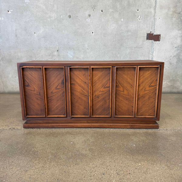 Mid Century American of Martinsville Cabinet