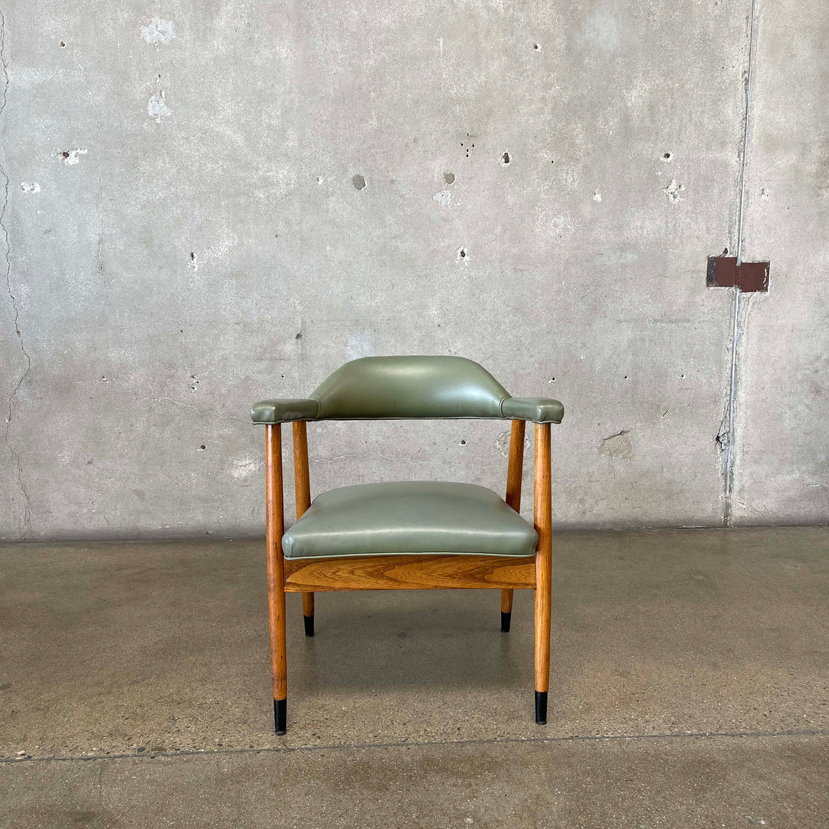 Mid Century Modern Chair by Shelby Williams