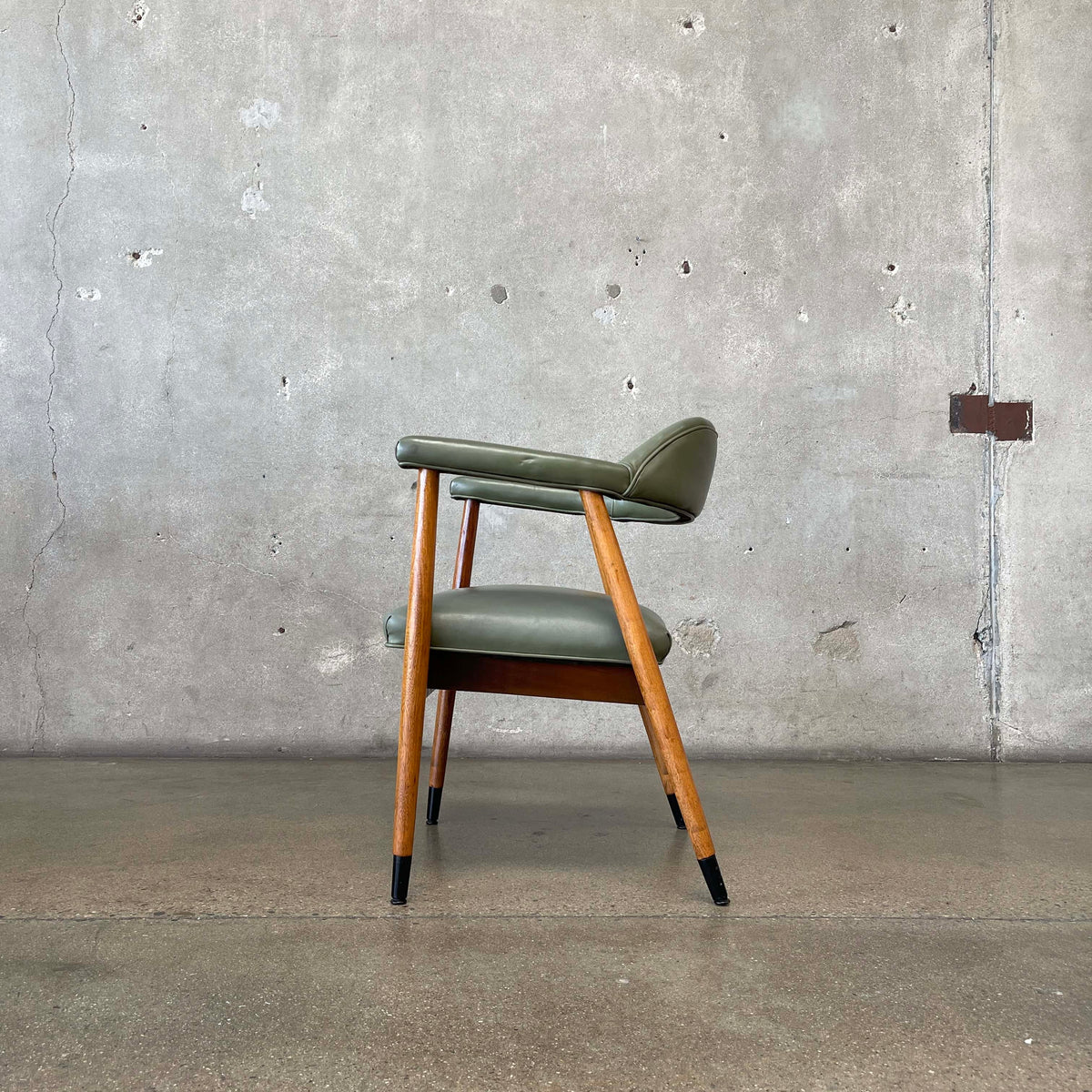 Mid Century Modern Chair by Shelby Williams