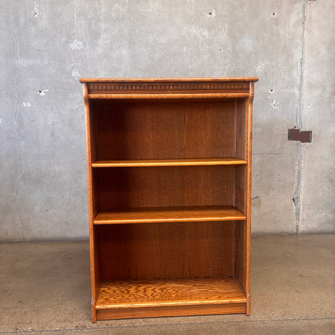 Valiant Vintage Furniture & Mid-Century Décor