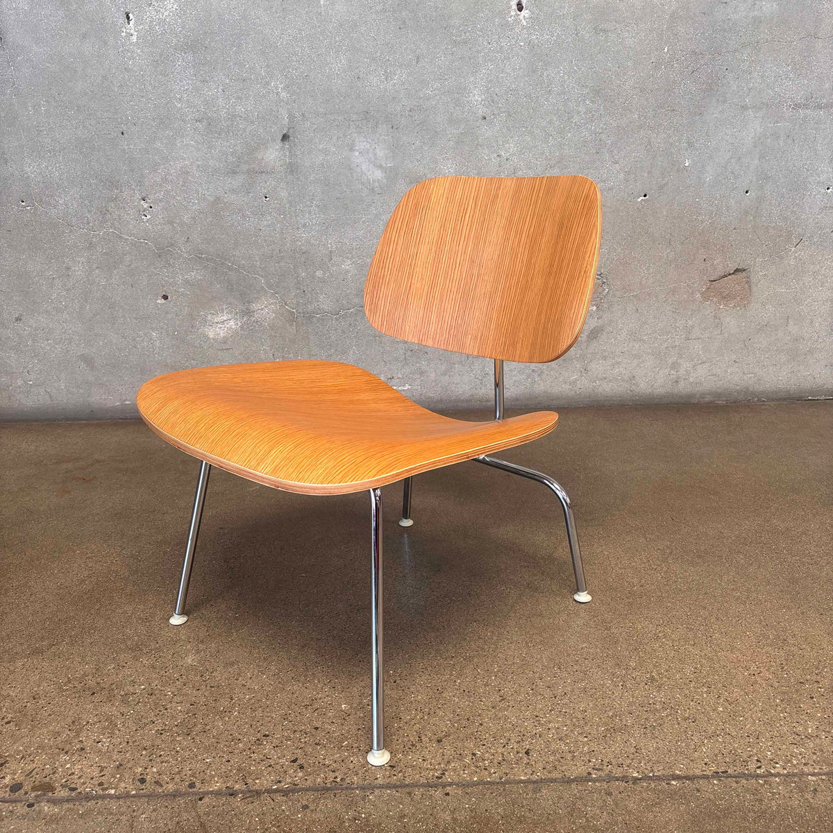Herman Miller Eames Style Molded Plywood Chair In Oak