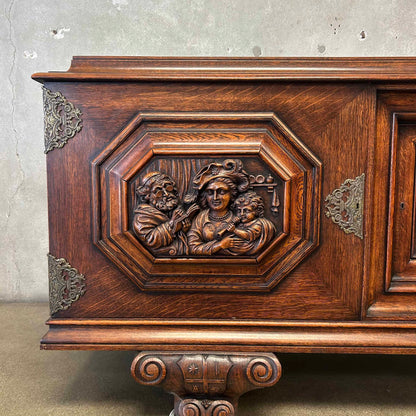 Quarter Sawn Oak Vintage Sideboard/ Credenza - No Key