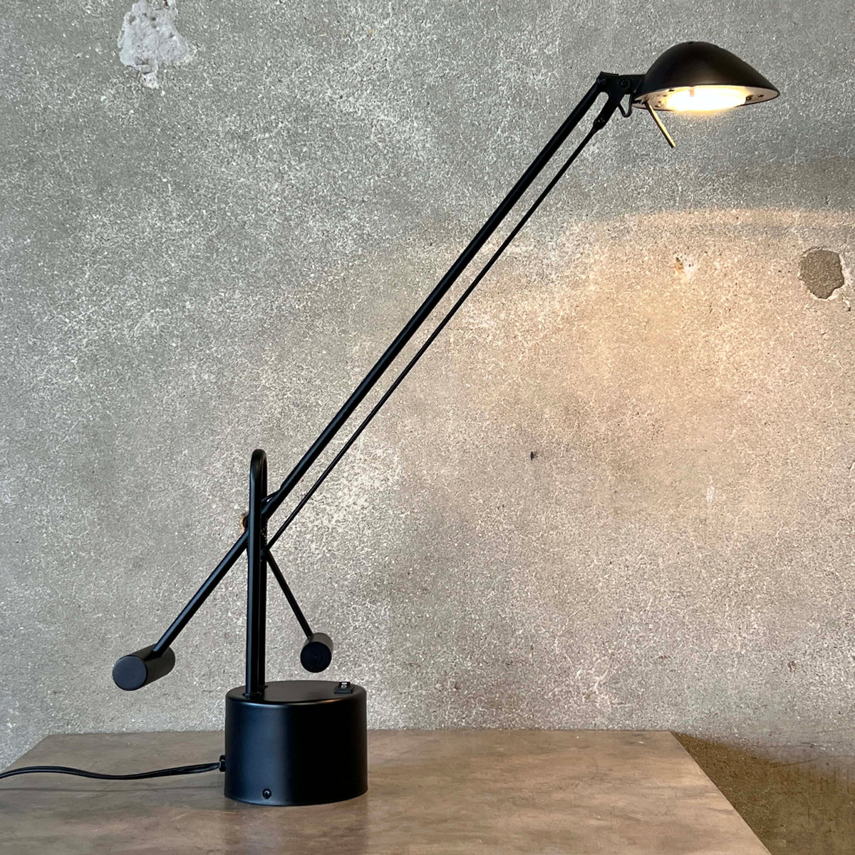 Vintage Adjustable Post Modern Black Desk Lamp
