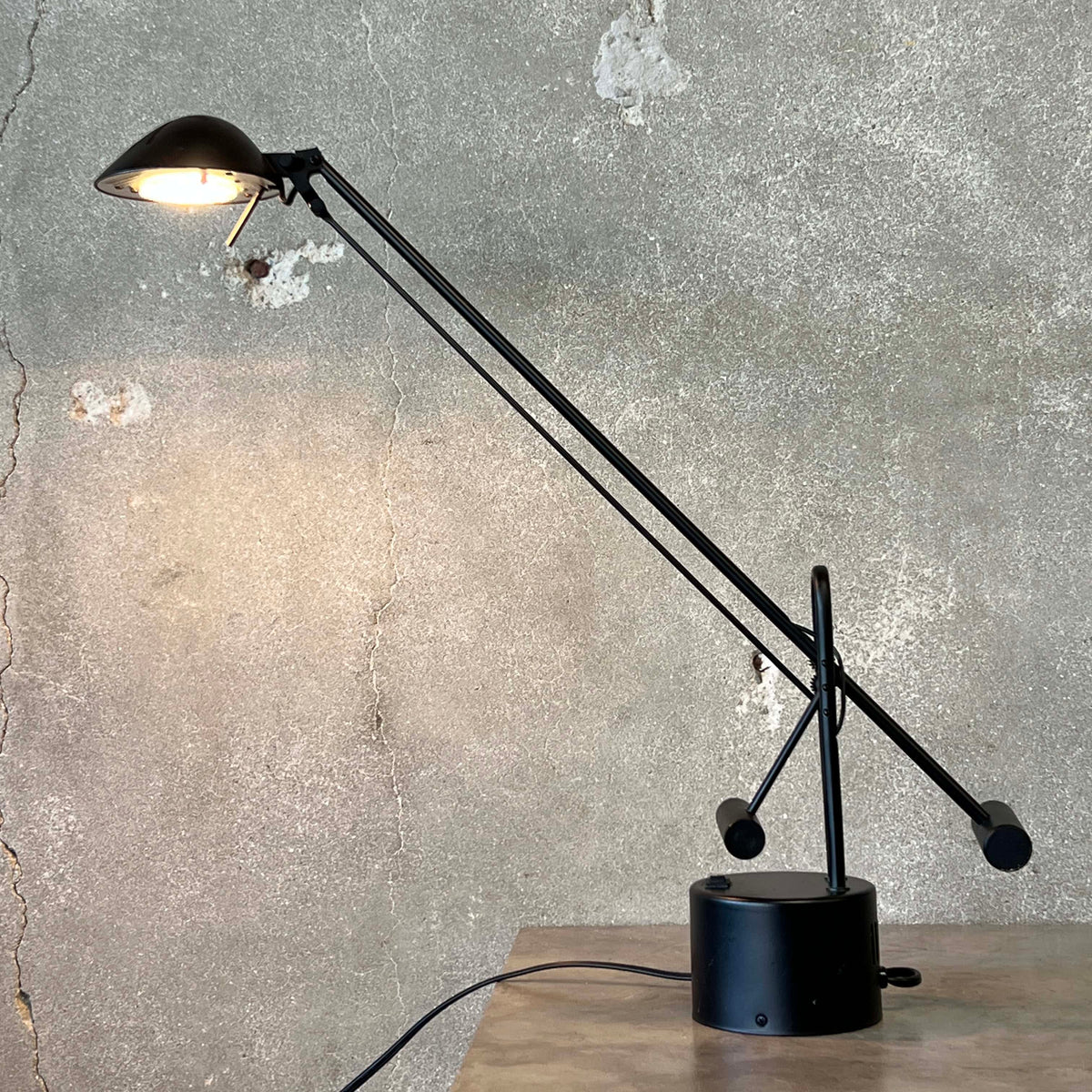 Vintage Adjustable Post Modern Black Desk Lamp