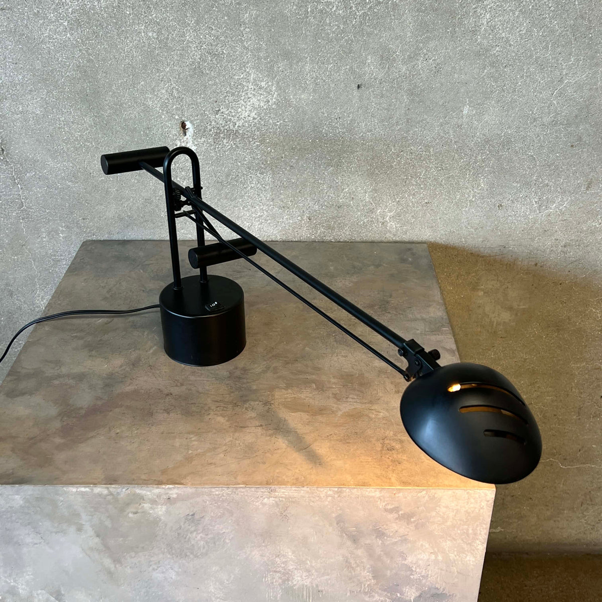 Vintage Adjustable Post Modern Black Desk Lamp