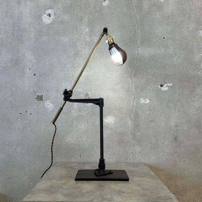 Industrial Articulated Desk Lamp - Adjustable Arms