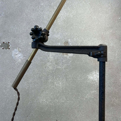Industrial Articulated Desk Lamp - Adjustable Arms