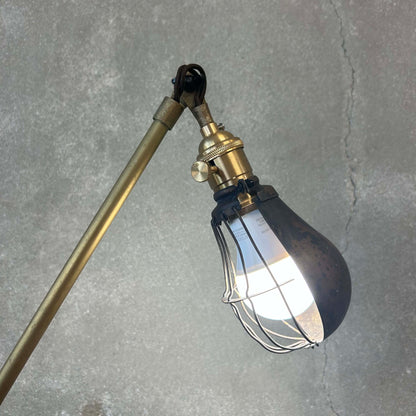 Industrial Articulated Desk Lamp - Adjustable Arms