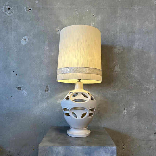 Vintage 3-Way Socket Table Lamp w/ Light-Up Base
