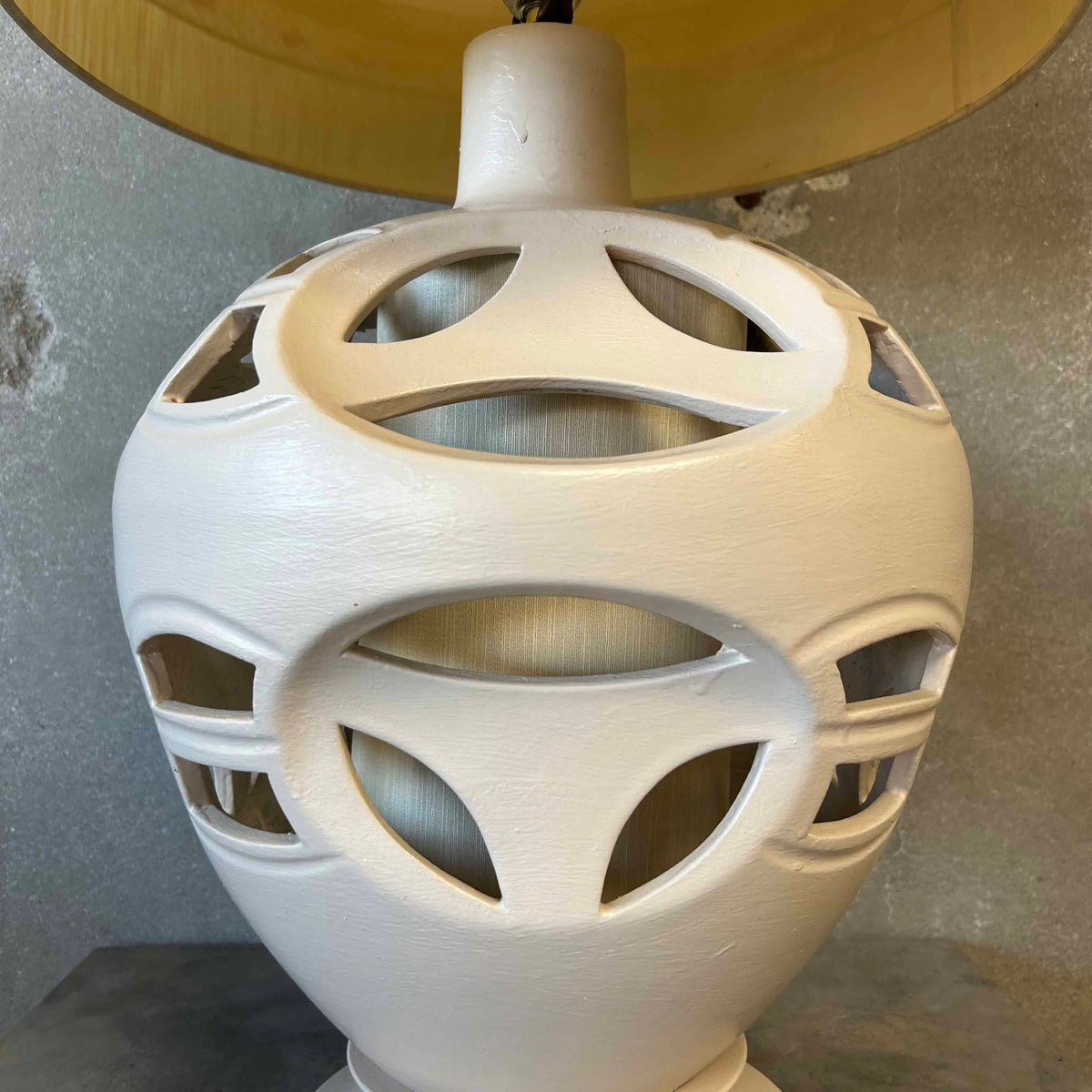 Vintage 3-Way Socket Table Lamp w/ Light-Up Base