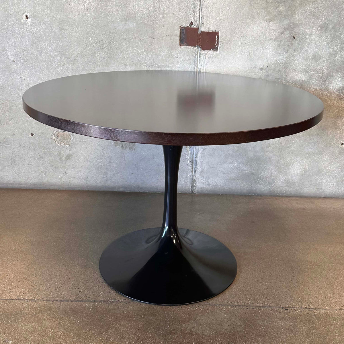 Florence Knoll For Eero Saarinen Dark Walnut Black Knoll Base Dining Table