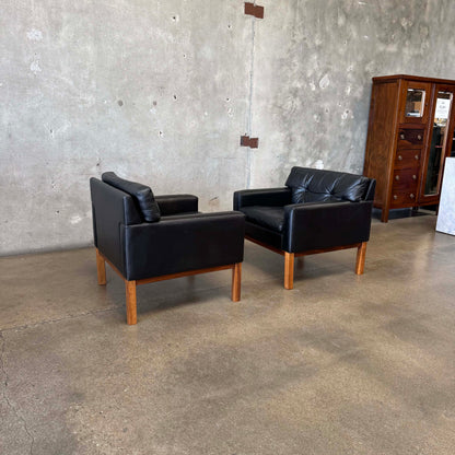 Pair Peem-Oy Leather Lounge Chairs Finland, c. 1965