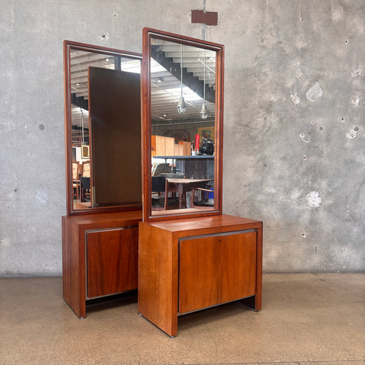 Pair of Mid Century Modern Dillingham Night/Vanity Stand With Mirrors