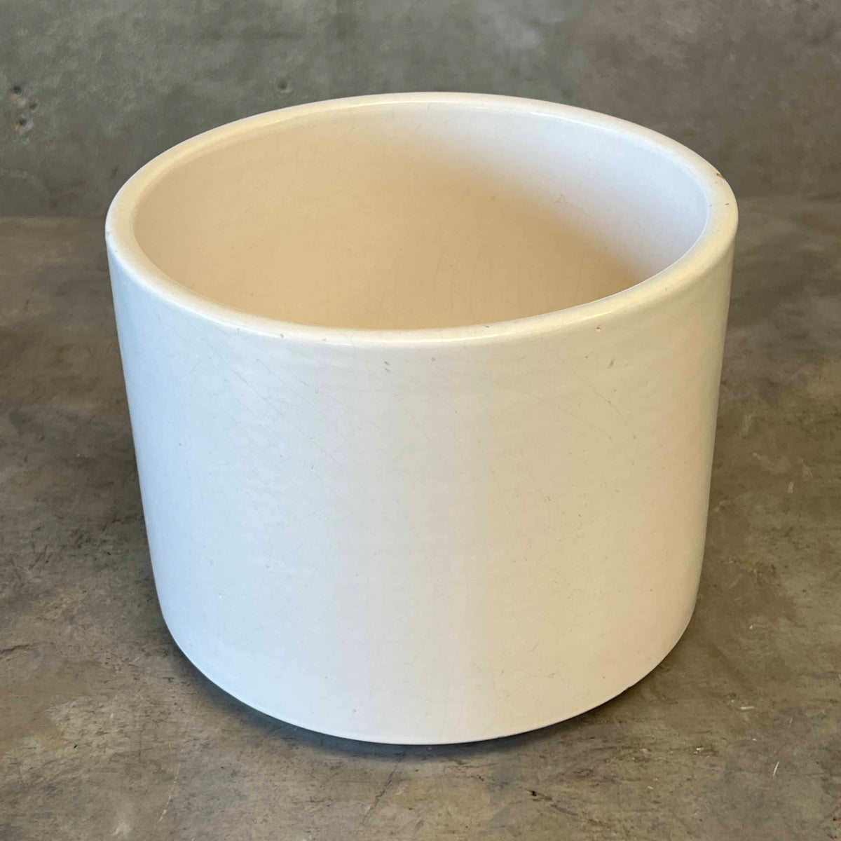 Gainey Style Planter Pot In White