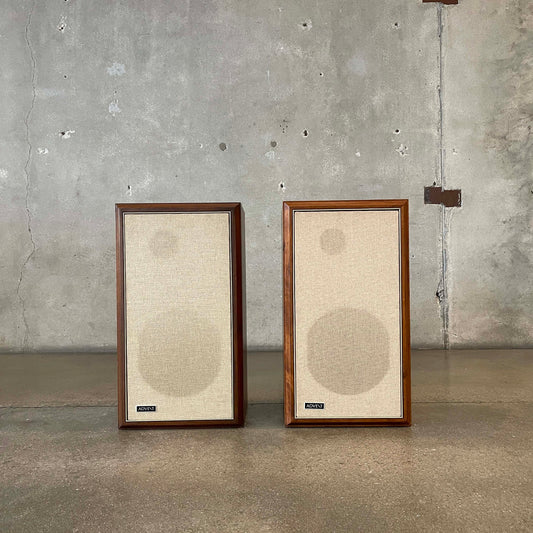 Pair Vintage Advent "The Loud Speaker" Speakers