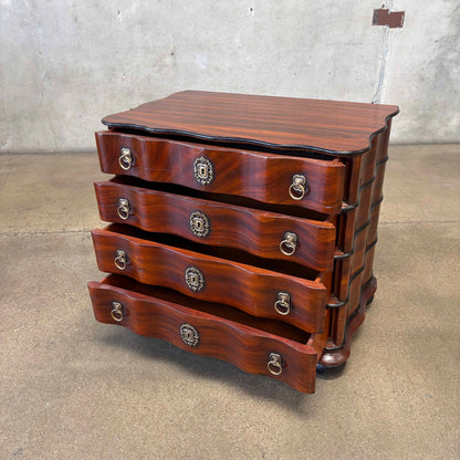 Alfonso Marina Chest