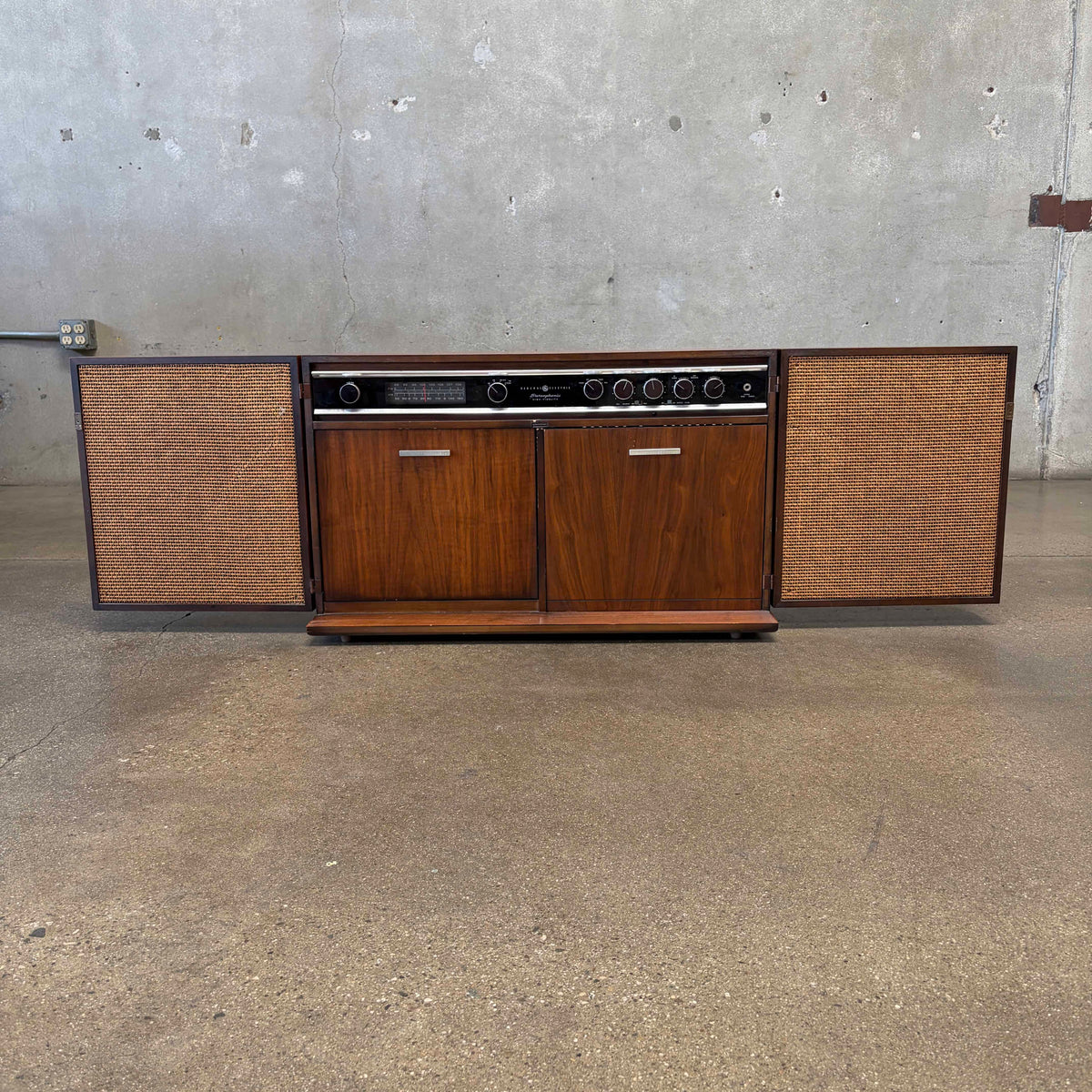 Vintage Stereophonic Radio and Vinyl System